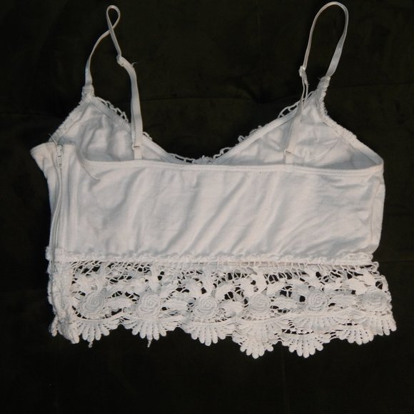 White Crochet Crop Top - Picture 3 of 4